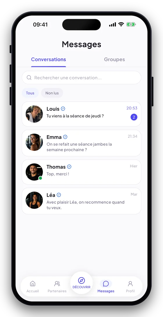 Écran Messages avec les conversations entre partenaires.